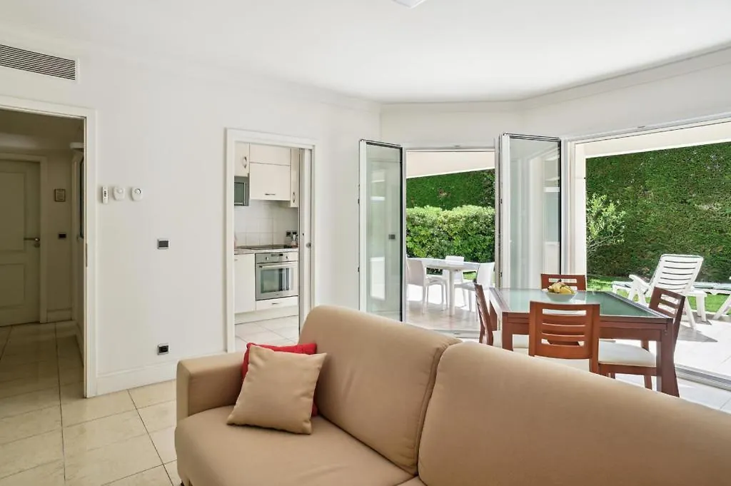 Apartment Superbe Appart Cannes Bord De Plage Avec Piscine France
