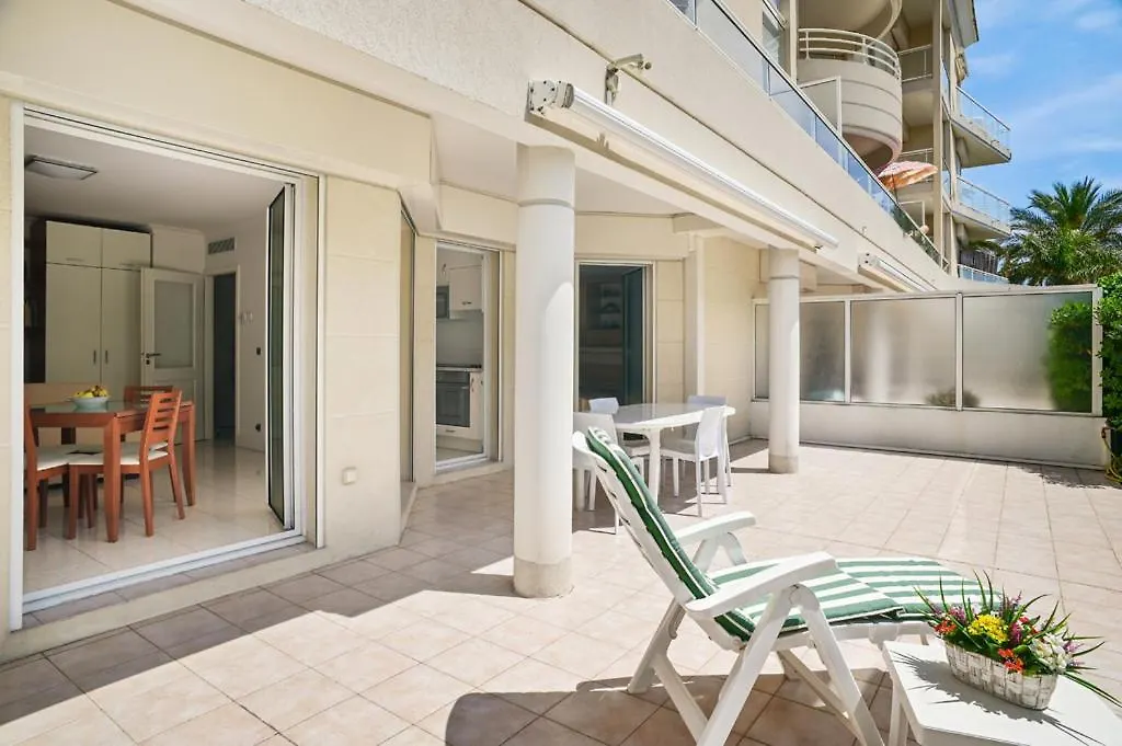 Apartment Superbe Appart Cannes Bord De Plage Avec Piscine France